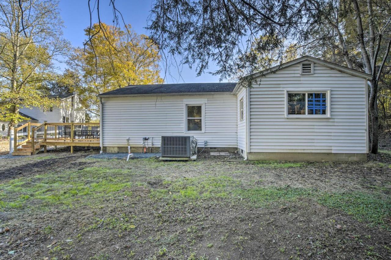 Peaceful Renovated Home With Deck On Half Acre! Asheboro Eksteriør bilde