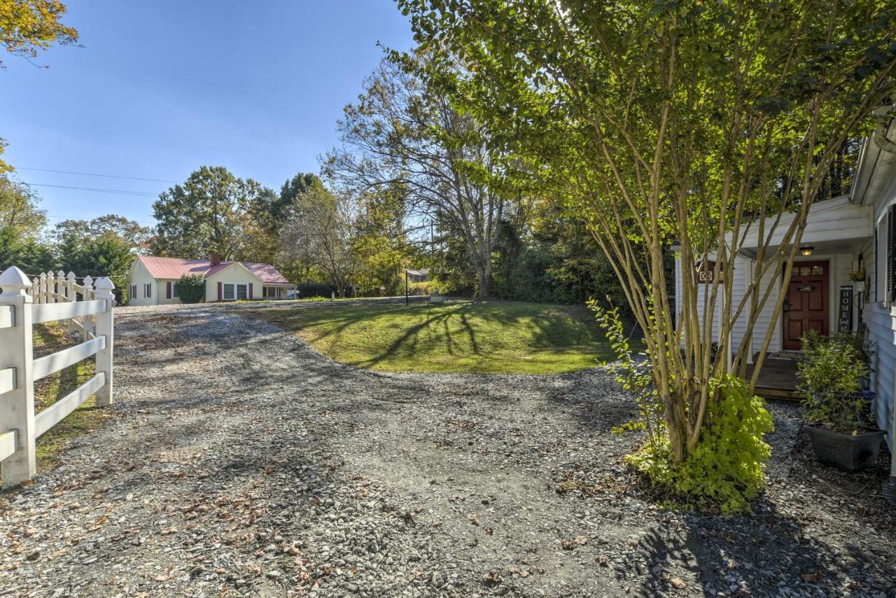 Peaceful Renovated Home With Deck On Half Acre! Asheboro Eksteriør bilde